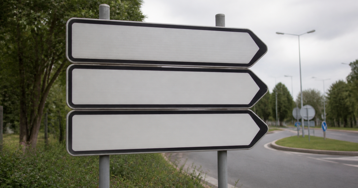 Panneaux directionnels affichant chiffres population ville Grand-Couronne