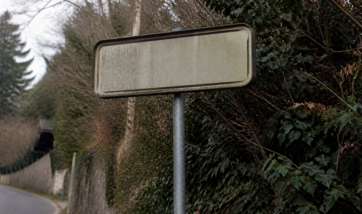 Panneau indicateur affichant chiffres population village Orgeval